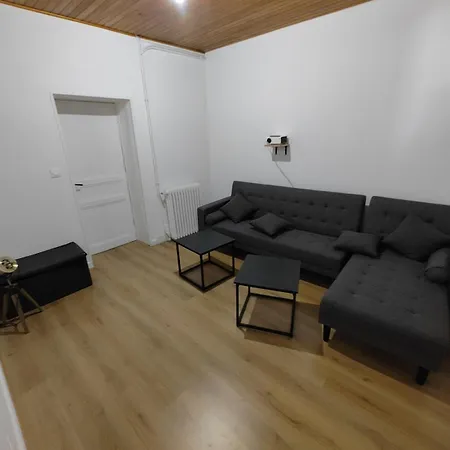 Large Refurbished Appartement *